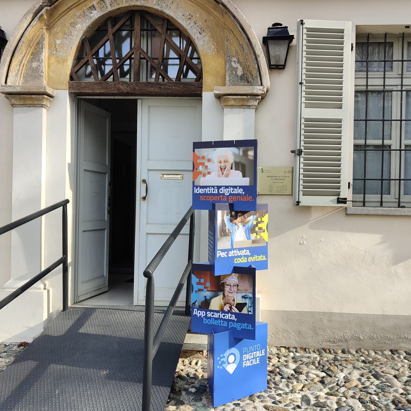 SANTENA – Il punto digitale in biblioteca è realtà