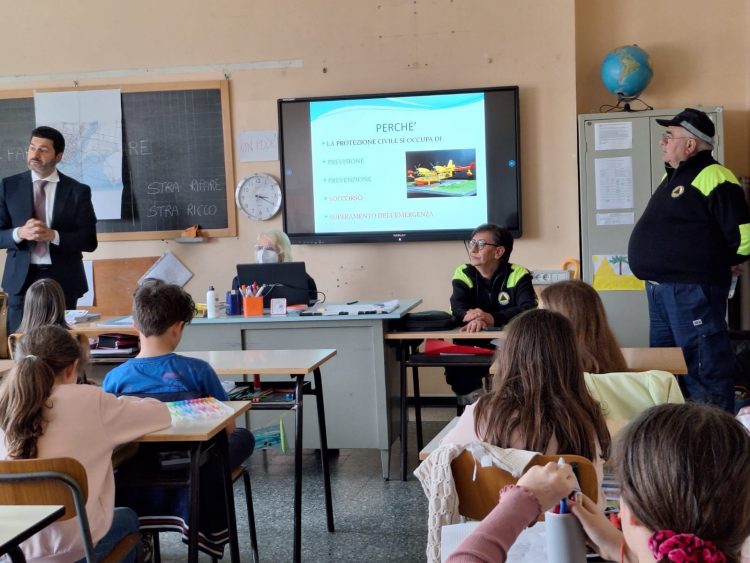 VILLASTELLONE – In attesa della pratica, a maggio, si chiude il ciclo di incontri delle scuole con la protezione civile