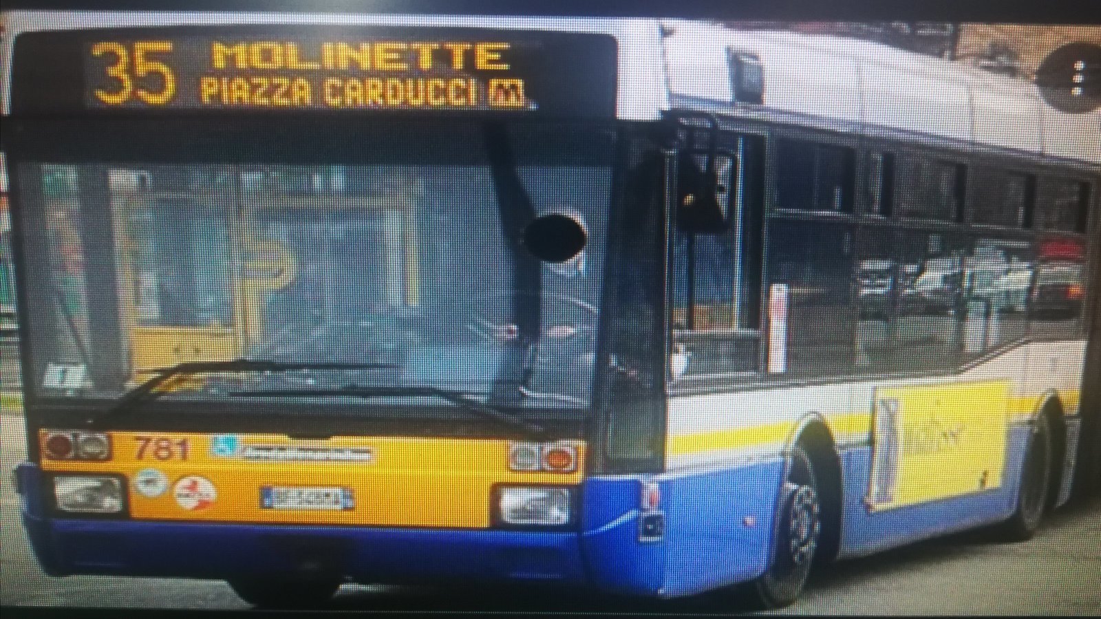 TRASPORTI – Gli autobus doppi del 35 tolti da Gtt a Nichelino e Moncalieri per spostarli su Torino