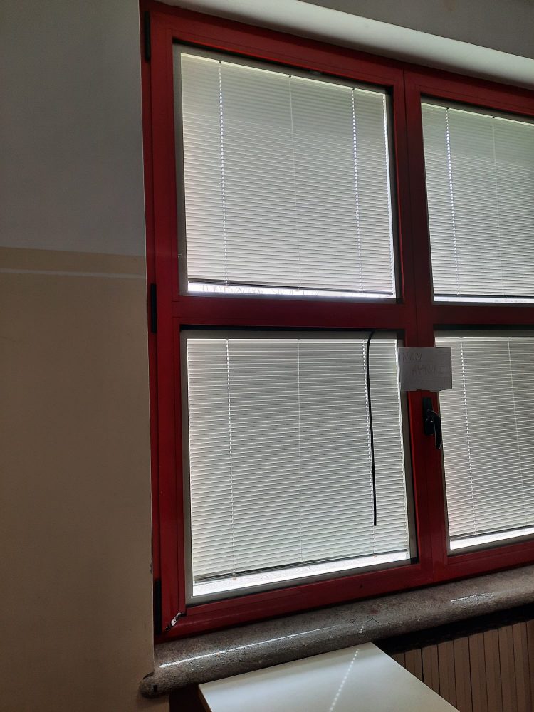 CARIGNANO – Aula del Bobbio con la finestra pericolante è nuovamente agibile