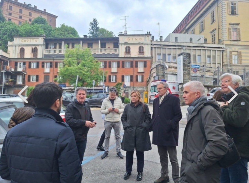 MONCALIERI – Gianna Pentenero davanti al Santa Croce per parlare di sanità