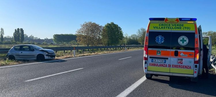 CARMAGNOLA – Incidente in autostrada: ferita una ragazza