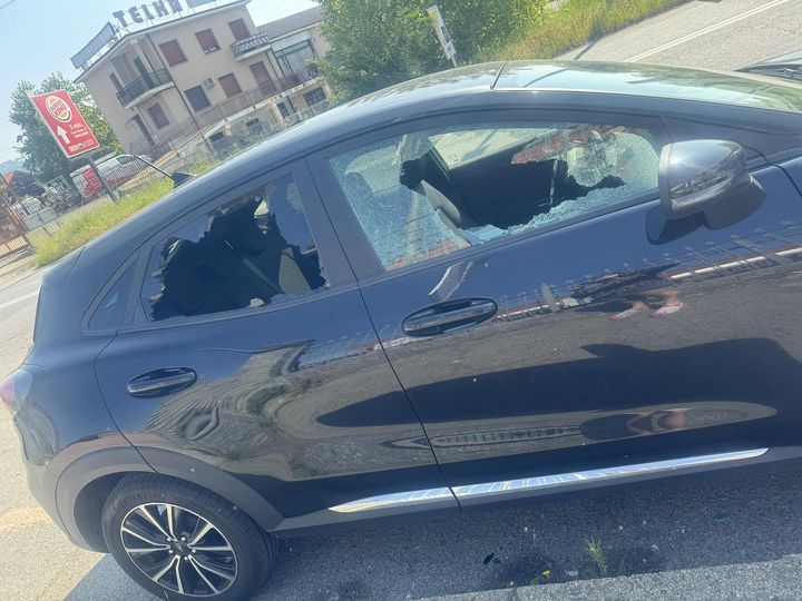 MONCALIERI – Auto nel mirino dei vandali in strada Carignano