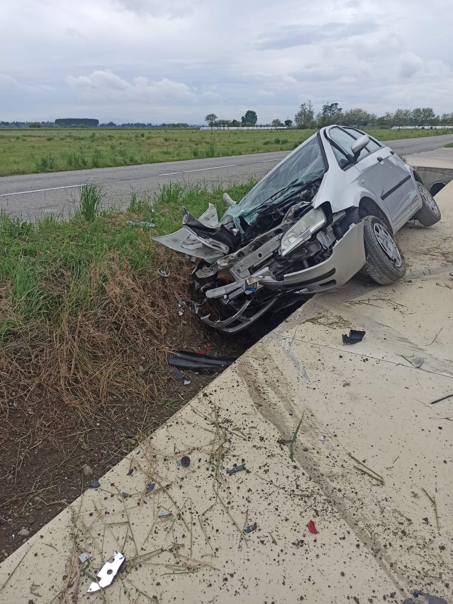 CARIGNANO – Perde il controllo della macchina e si schianta in zona Gorra