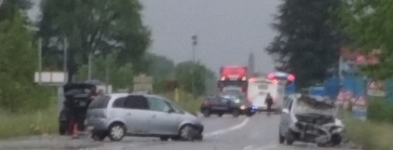 LA LOGGIA – Incidente sulla provinciale: frontale tra due auto con tre feriti