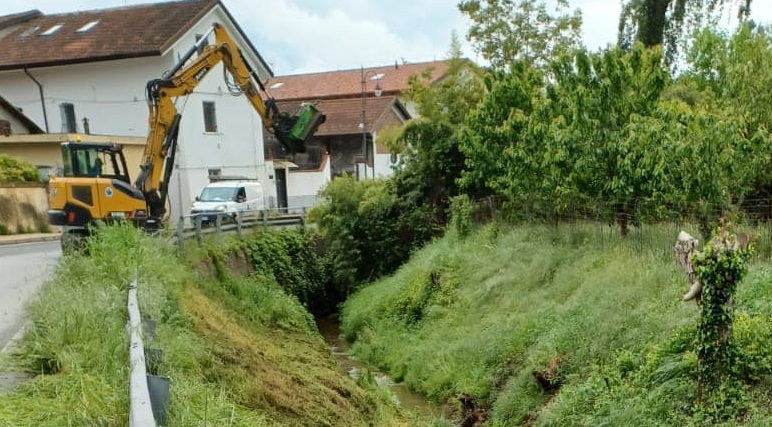 TROFARELLO – Pulizia in corso del rio Sauglio