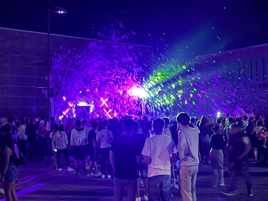 CARMAGNOLA – Successo per lo schiuma party dedicato ai giovani