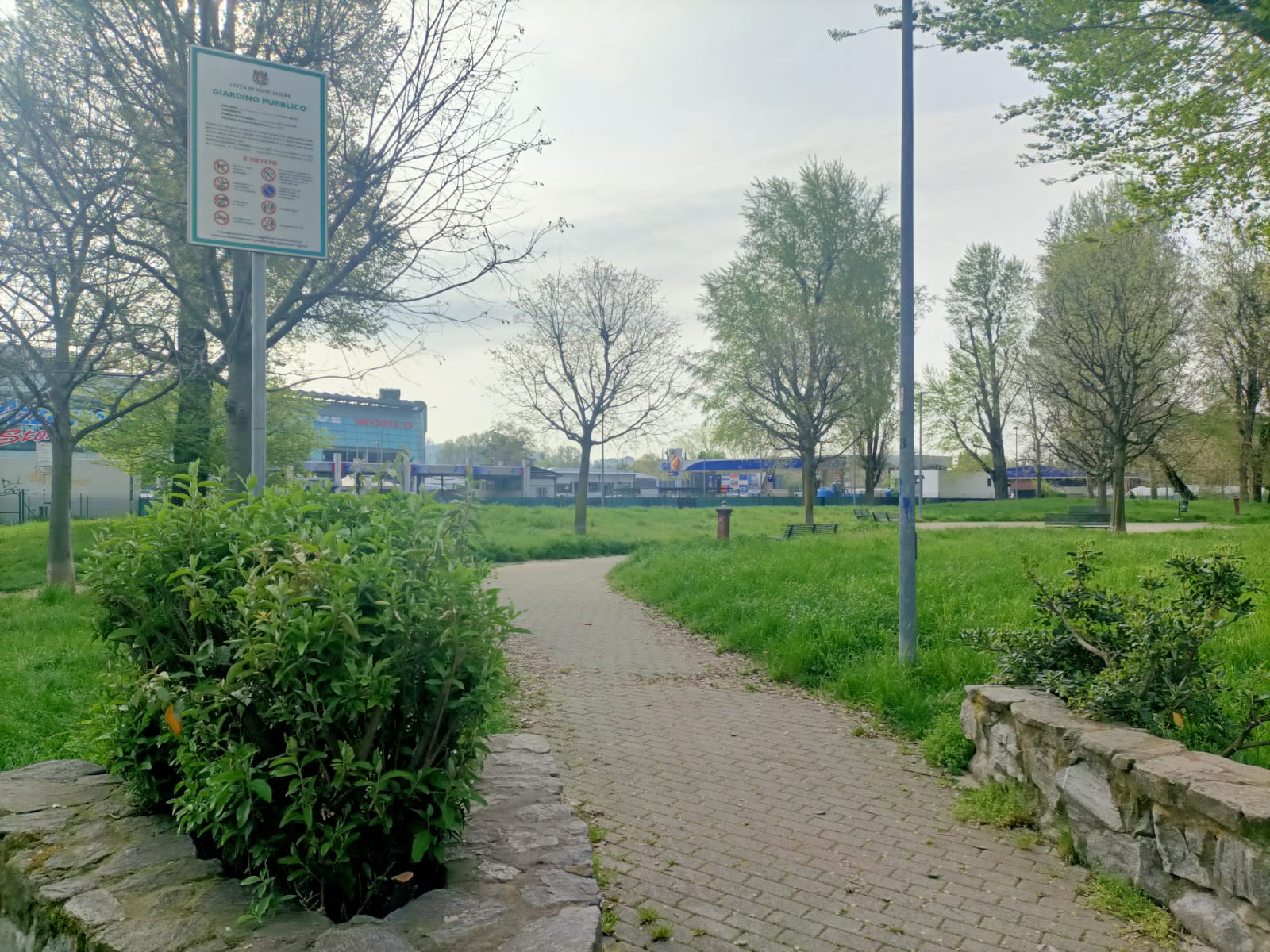 MONCALIERI – ‘Aprite le fontane in via Papa Giovanni’ e il Comune accontenta i residenti