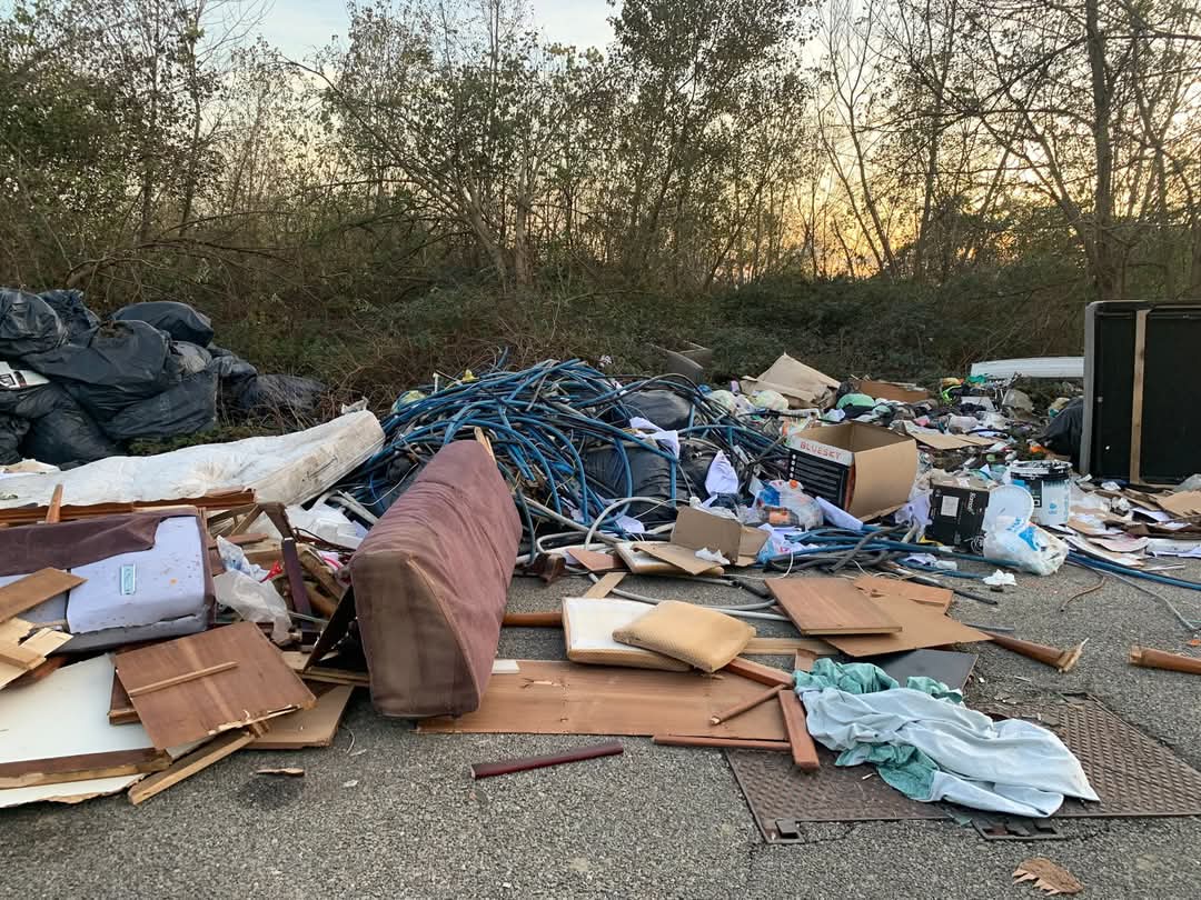 MONCALIERI – Continua la piaga delle discariche abusive