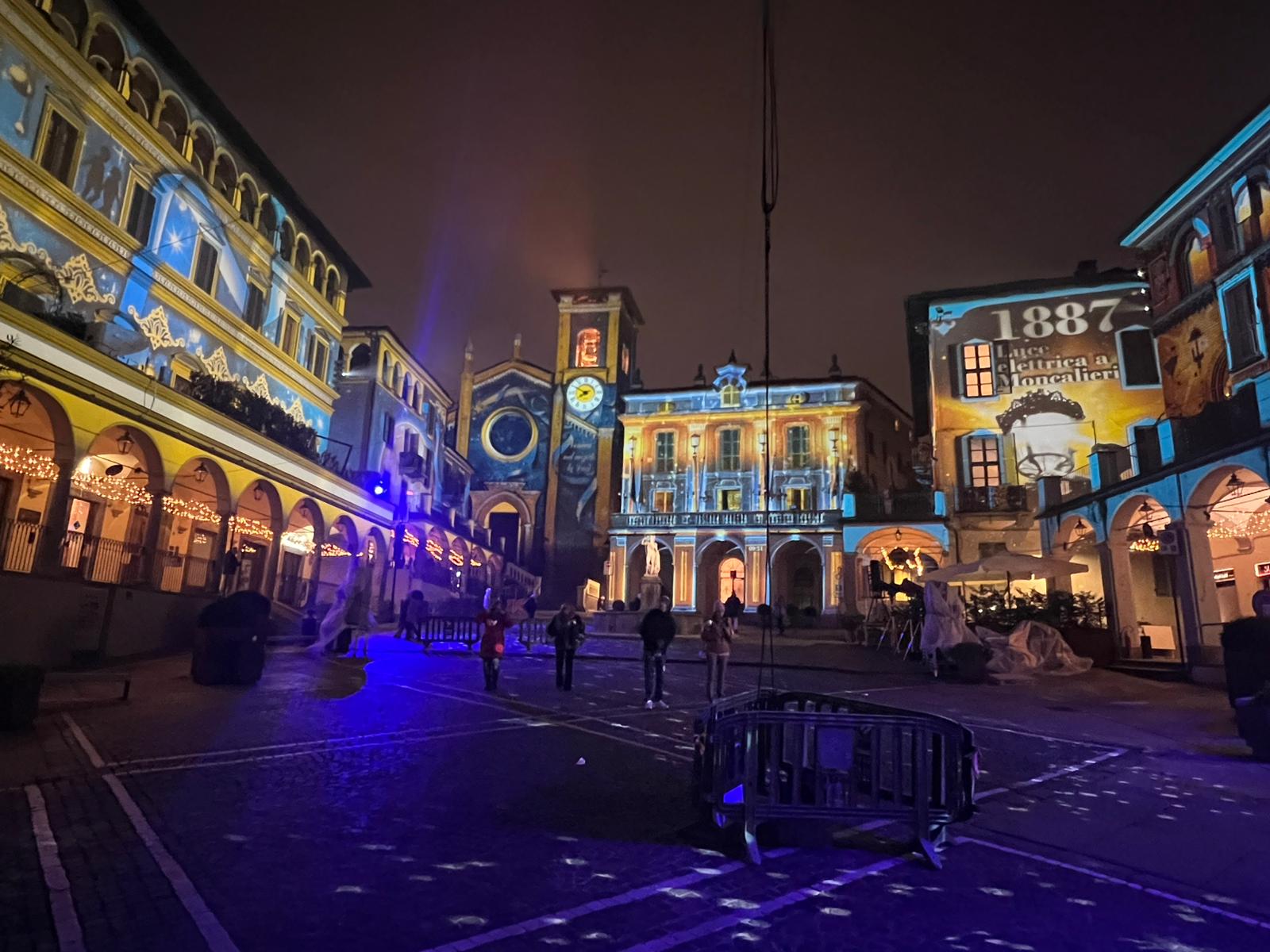 MONCALIERI – Con le luci del centro é già iniziato il Natale