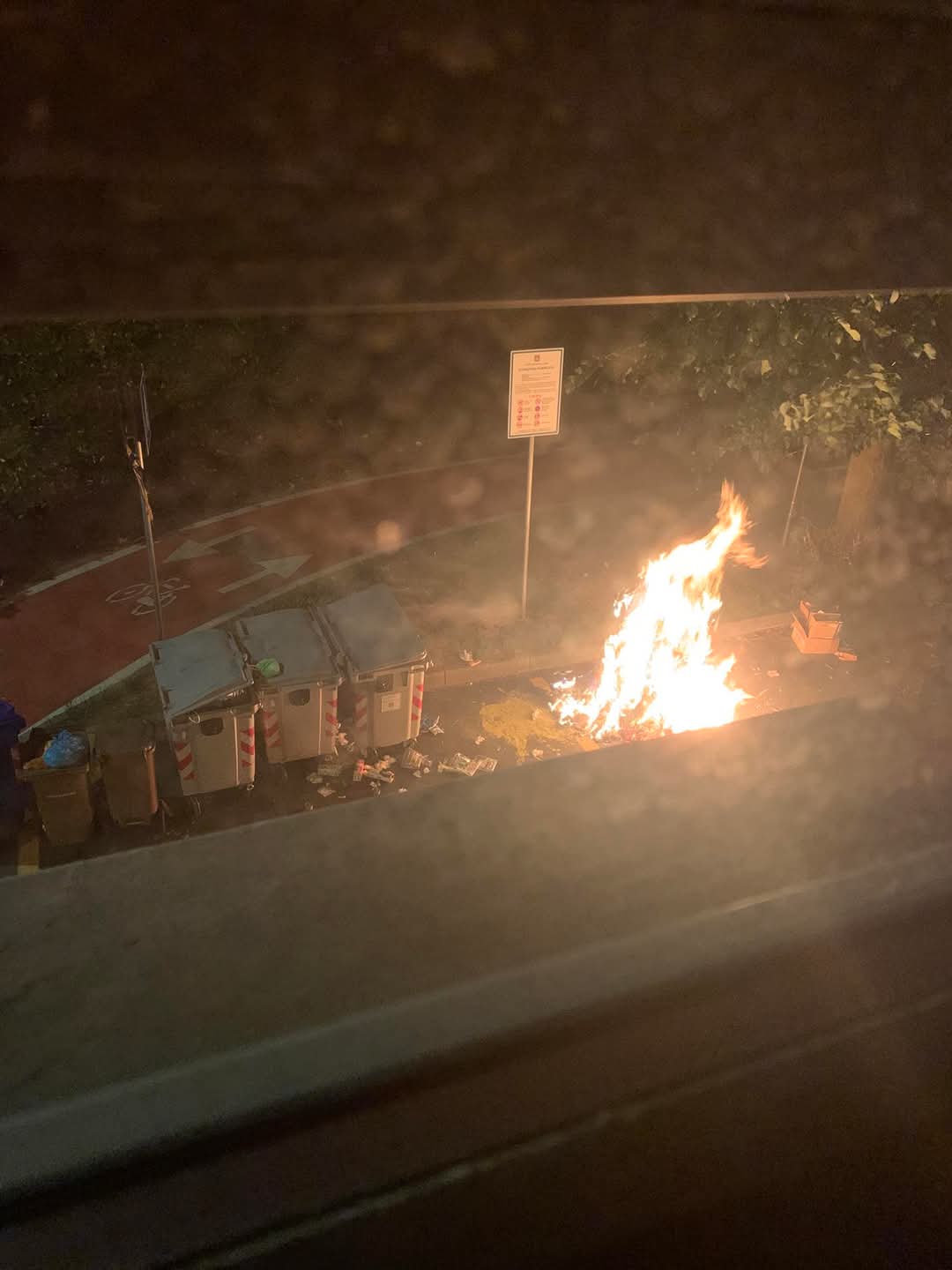 MONCALIERI – Cassonetti incendiati in viale stazione