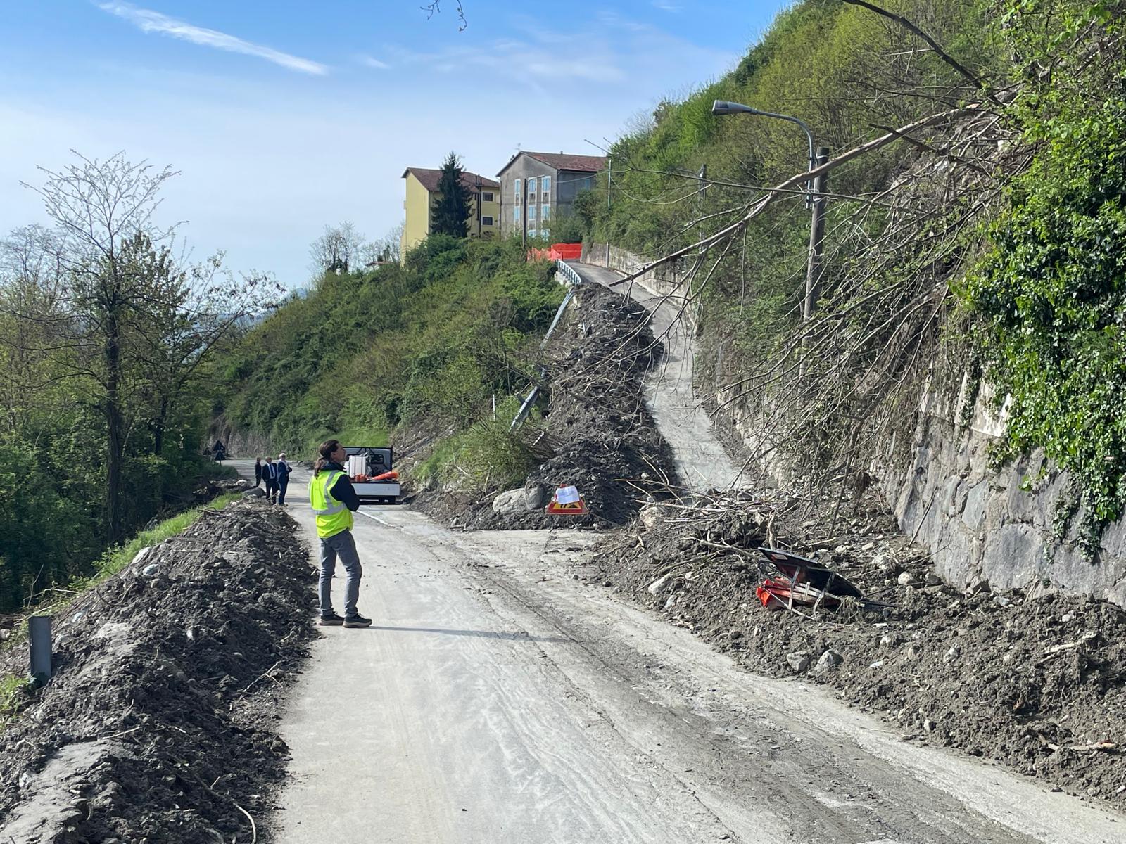La Strada provinciale 197 del Colle del Lys attende di essere riemessa in carreggiata