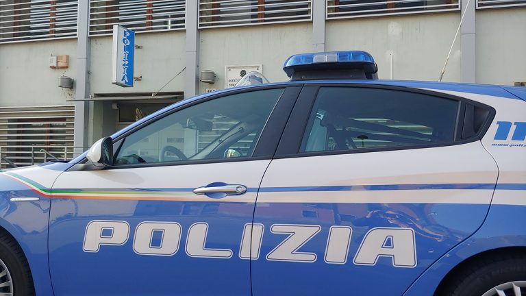 CARMAGNOLA – Fermato in autostrada dopo una truffa a un parroco