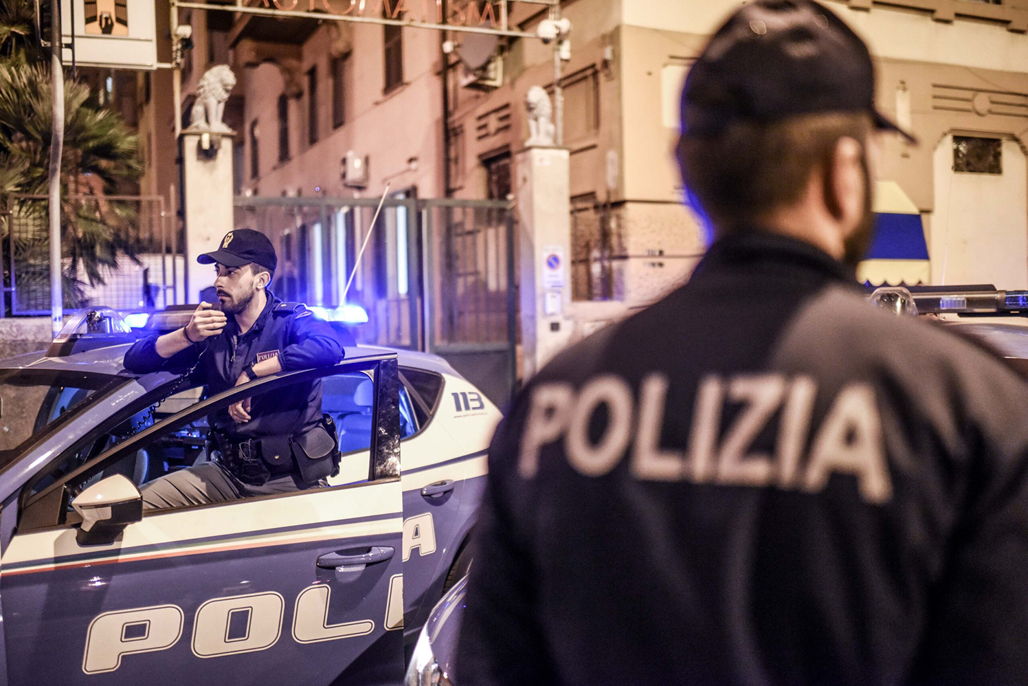 MONCALIERI – Baby rapinatori cercano rifugio in piazza Bengasi dopo il colpo ma vengono arrestati