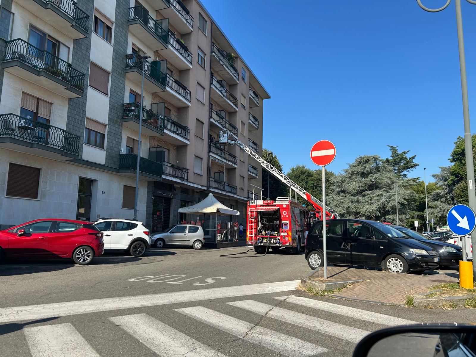 NICHELINO – Incendio in un appartamento di via Stupinigi