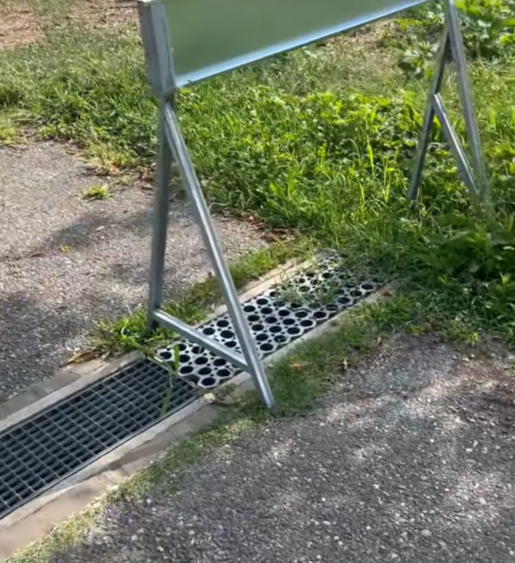 NICHELINO – Grate pericolanti nel parco