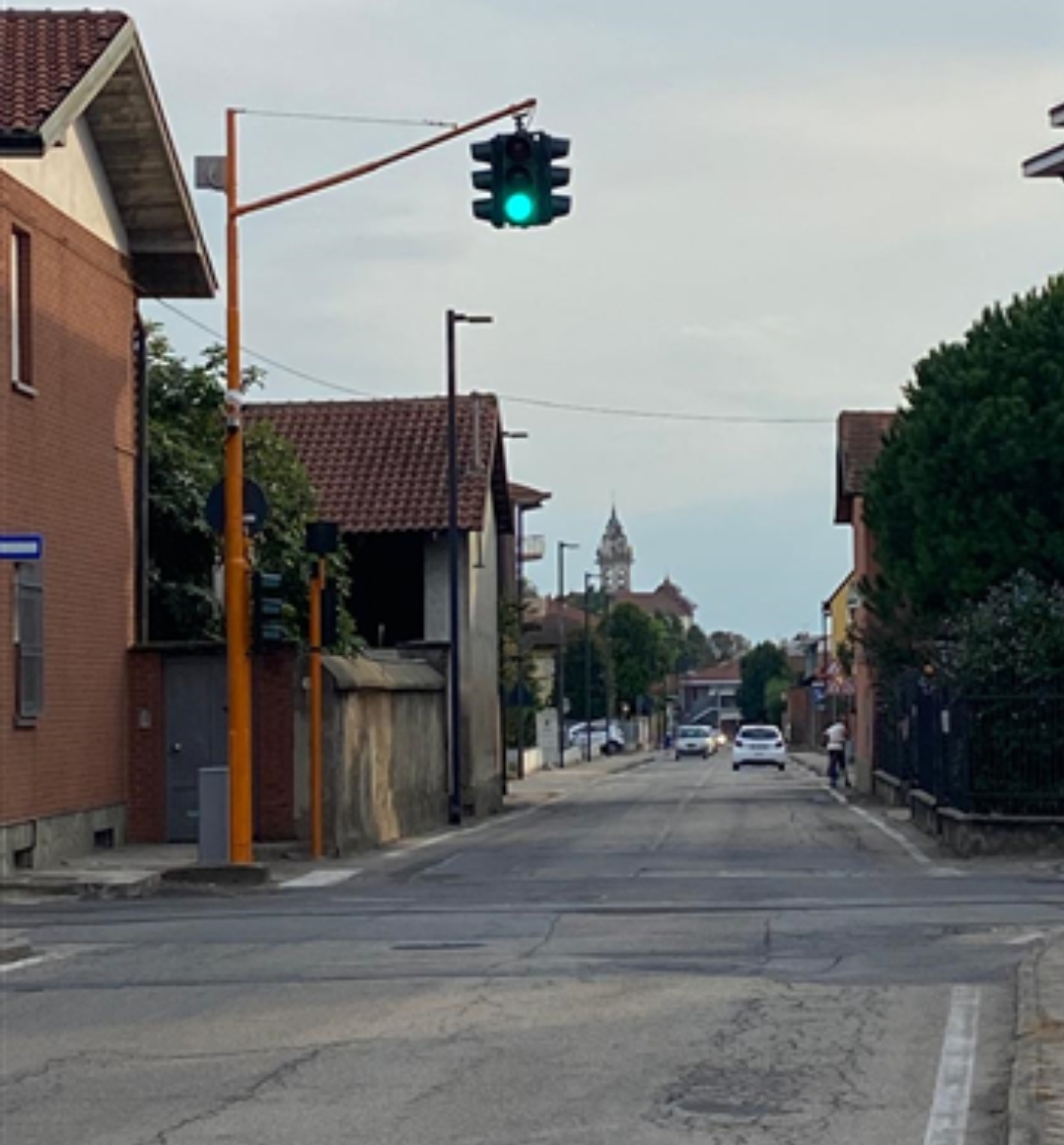 SANTENA – Sotto i ferri due incroci stradali