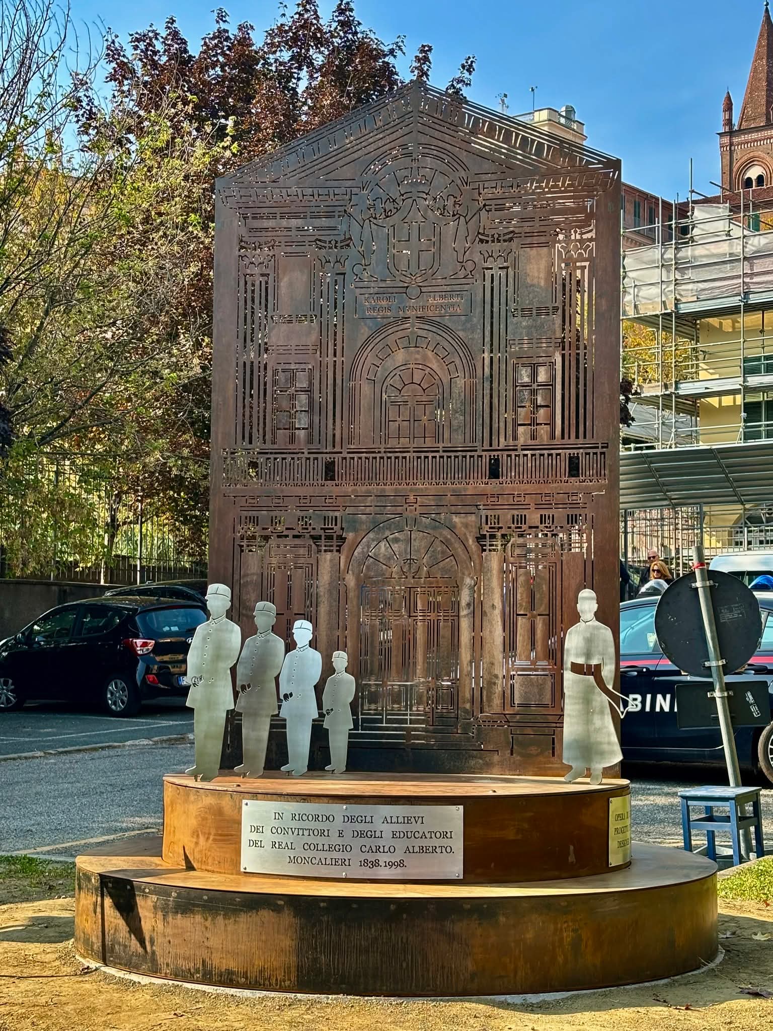 MONCALIERI – Il monumento agli ex convittori del Carlo Alberto