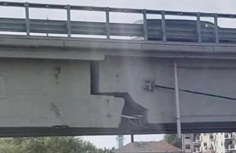 MONCALIERI – ‘C’è una frattura sul ponte della sopraelevata’, ma é un normale giunto. E ci ‘casca’ anche l’ex sottosegretario Giachino