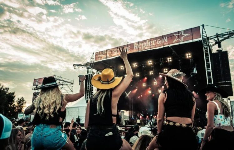 LA LOGGIA – Festa country western alla fiera d’autunno