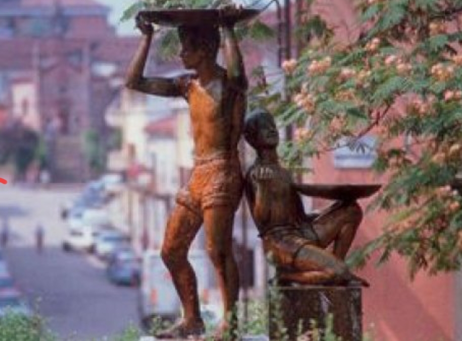 POIRINO – Nuovo look per la fontana della Giovinezza