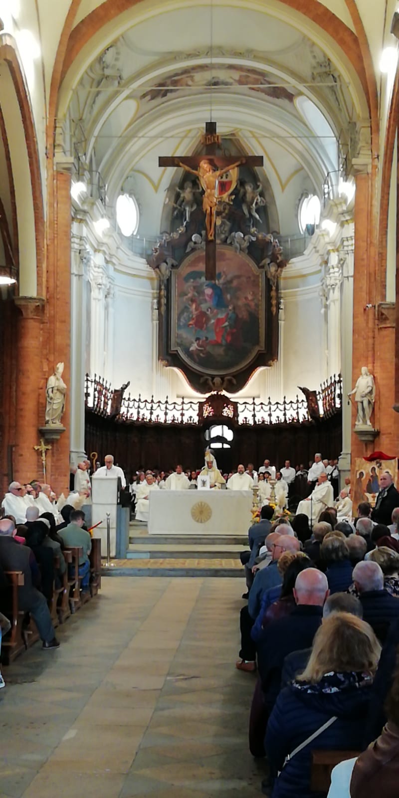 Moncalieri festeggia i due nuovi parroci don Marco Ghiazza e don Beppe Barbero