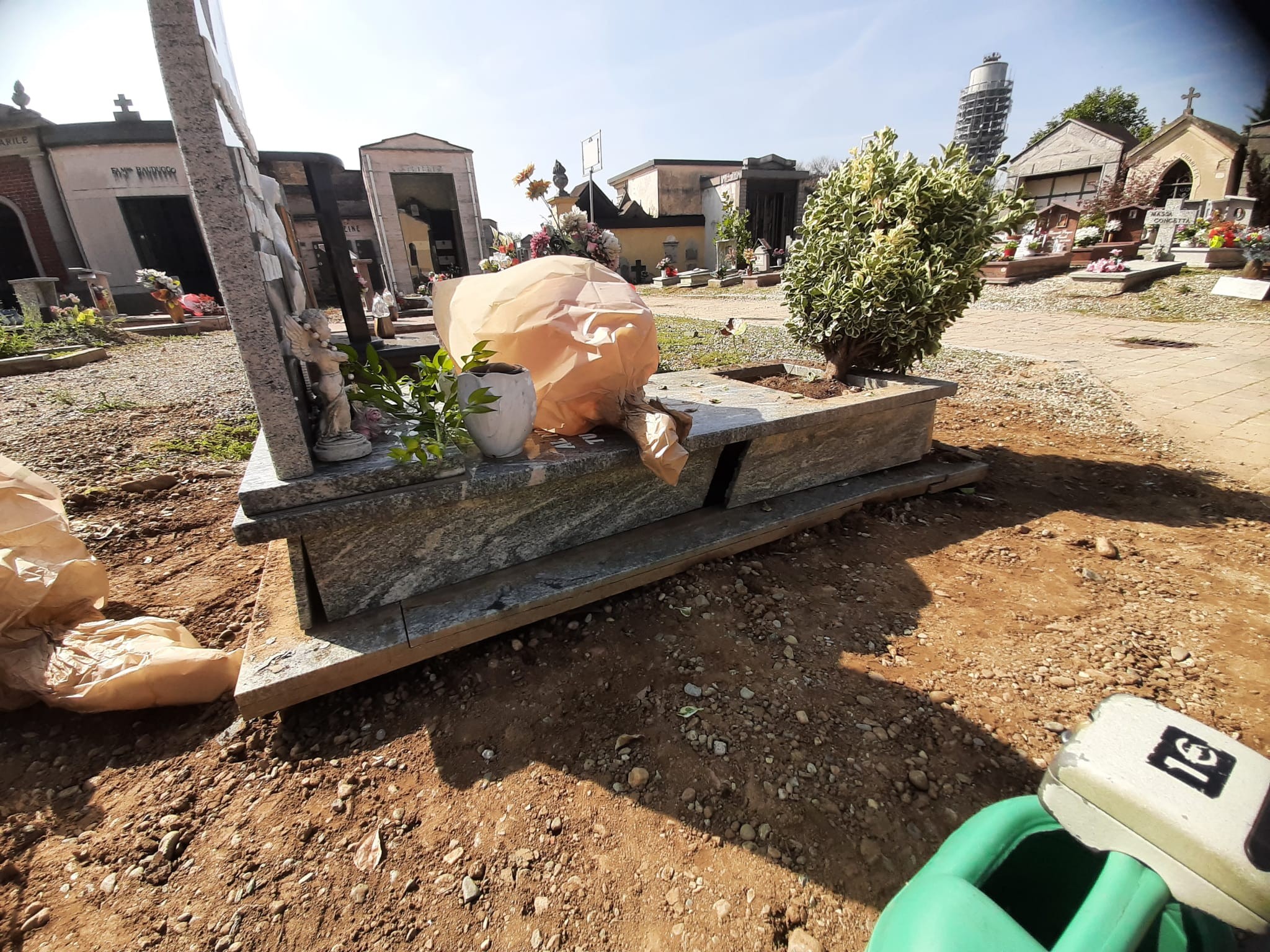 NICHELINO – Lamentele per le esumazioni al cimitero NICHELINO – Lamentele per le esumazioni al cimitero