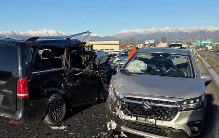 NICHELINO – Incidente in tangenziale: tre feriti