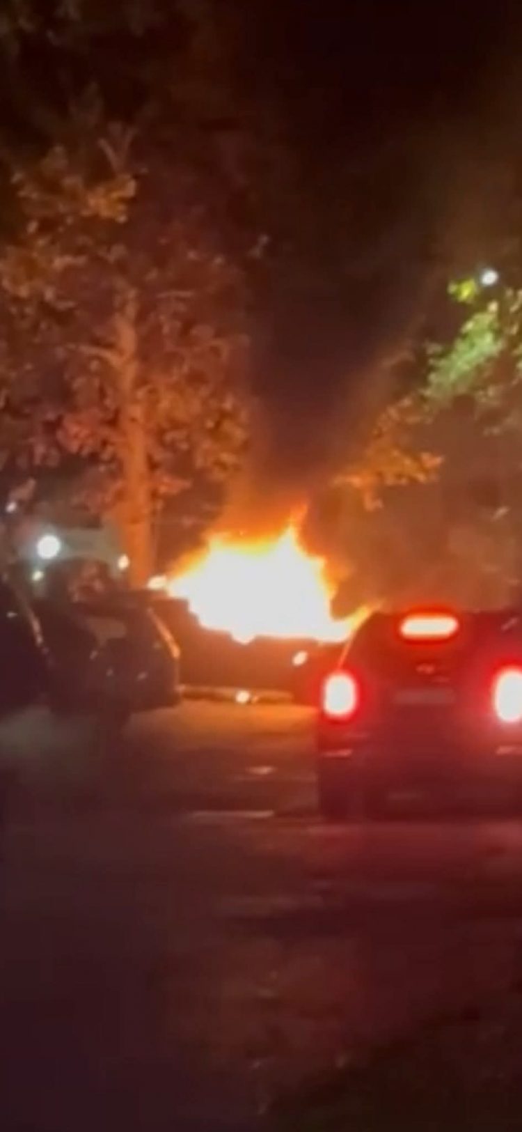 NICHELINO – Esplode un’auto parcheggiata in via Cacciatori