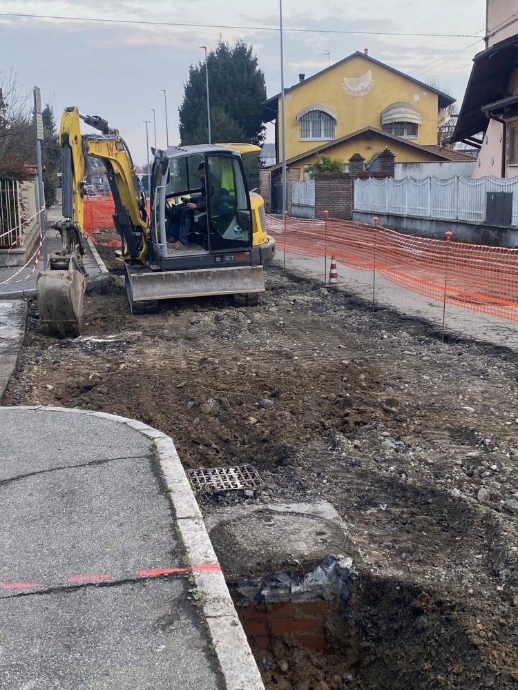 NICHELINO – ‘Finalmente’ via Pateri viene riasfaltata