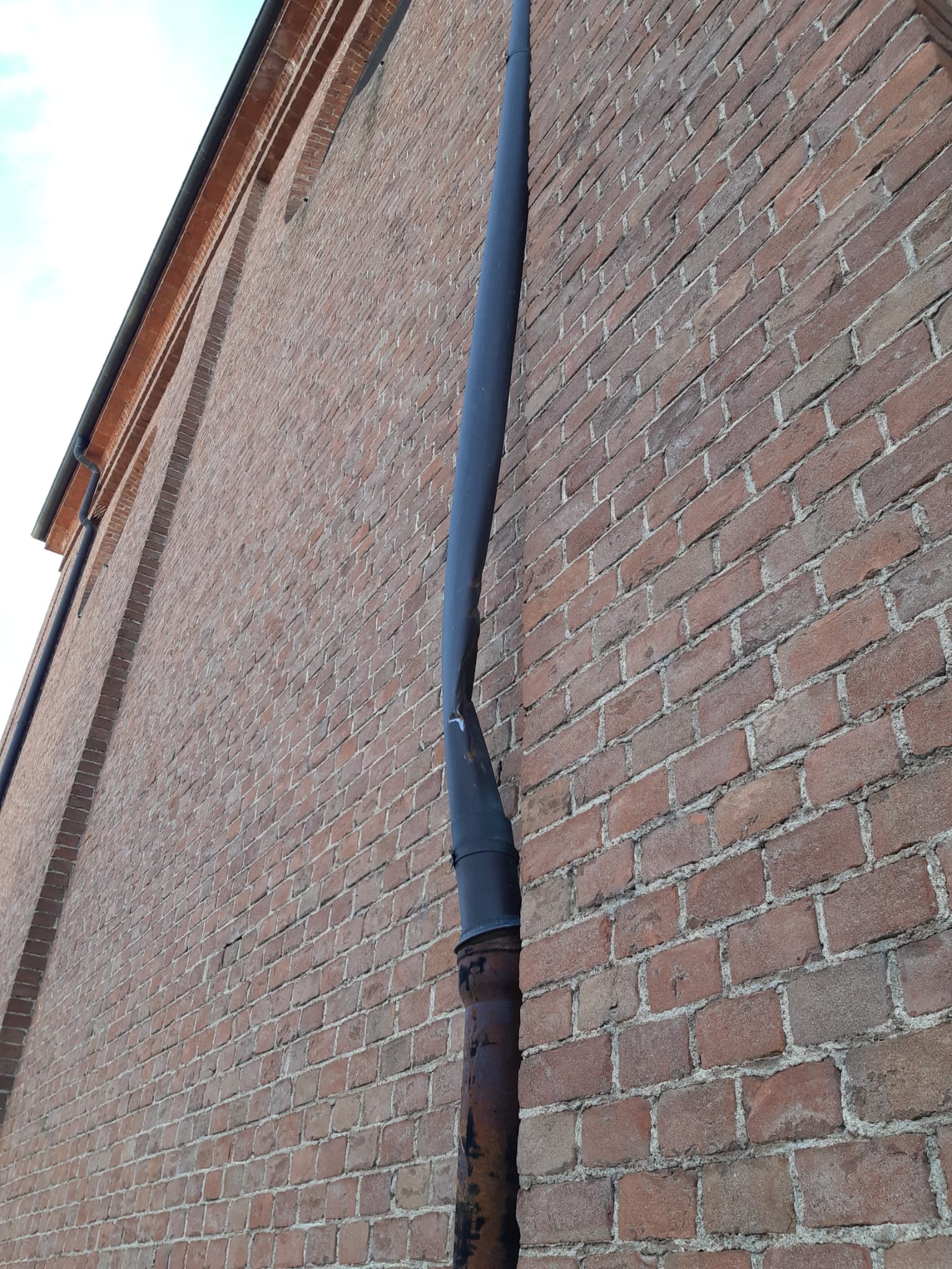 CARMAGNOLA – Ladri di rame alla chiesa dei Tuninetti