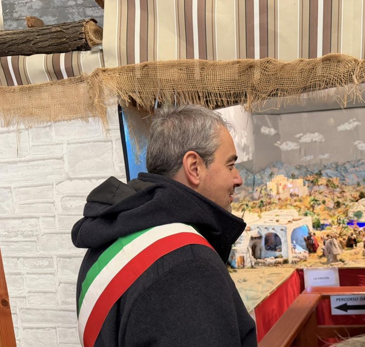 TROFARELLO – Paese illuminato a festa per il Natale