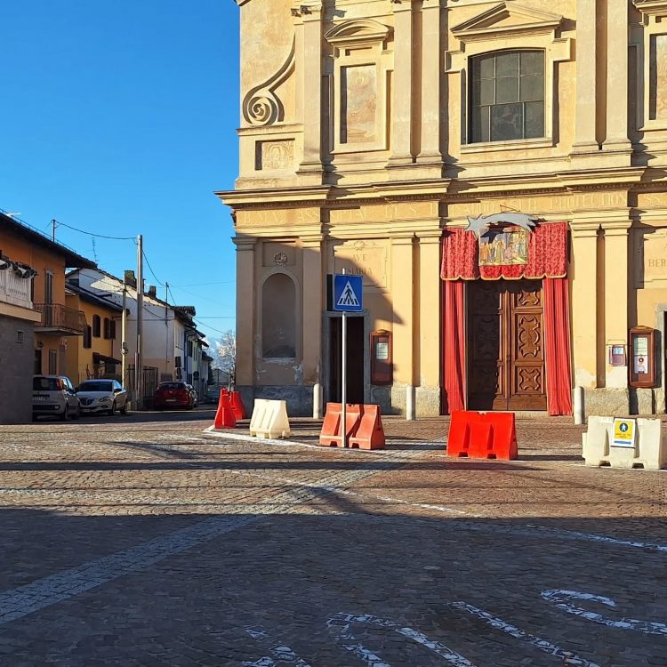CARMAGNOLA – Nuova piazza aperta al traffico a San Bernardo
