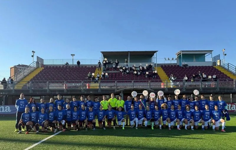 MONCALIERI – Frasi sessiste con l’arbitra di coppa: scatta il flash mob MONCALIERI – Frasi sessiste con l’arbitra di coppa: scatta il flash mob