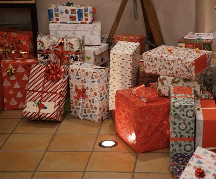 CARMAGNOLA: grande risposta di solidarietà: oltre le aspettative la raccolta delle Scatole «Solidali»