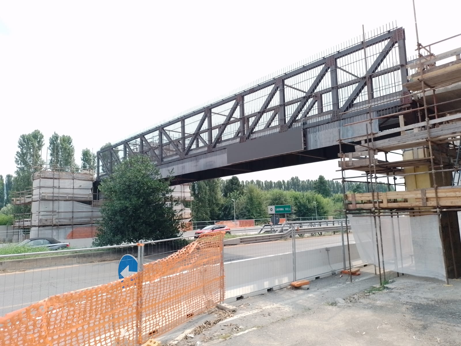 MONCALIERI – Continuano i ritardi per la nuova passerella delle Vallere