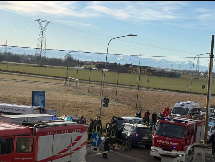 CARMAGNOLA – Scontro tra auto a Casanova, muore una donna di 85 anni