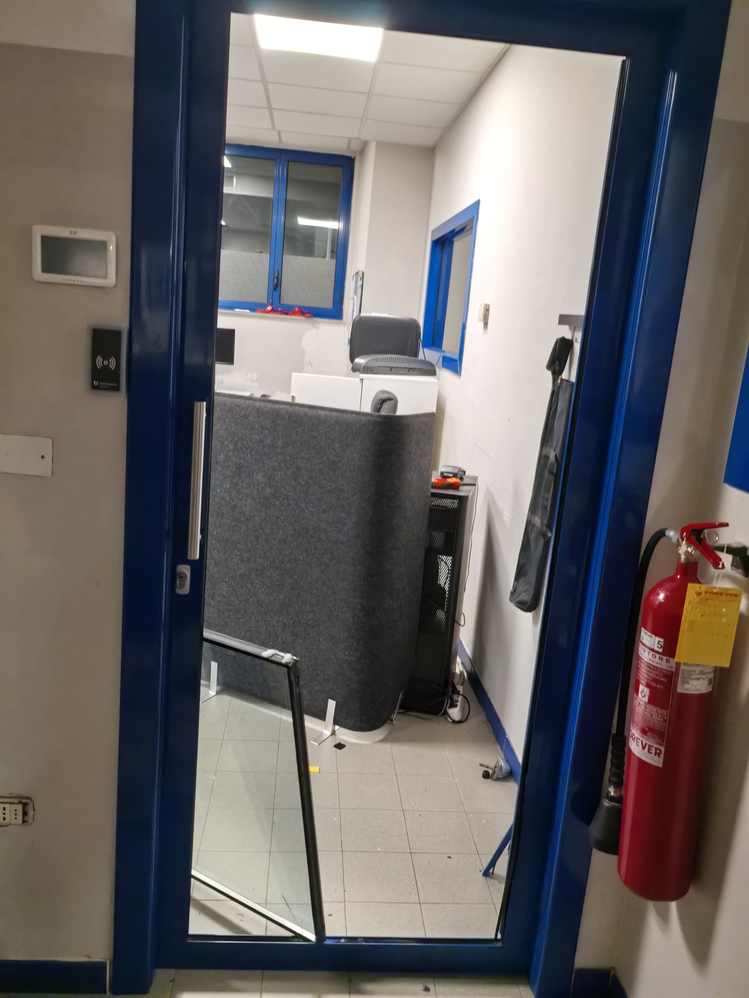 NICHELINO – Furto in piscina, portato via l’incasso NICHELINO – Furto in piscina, portato via l’incasso