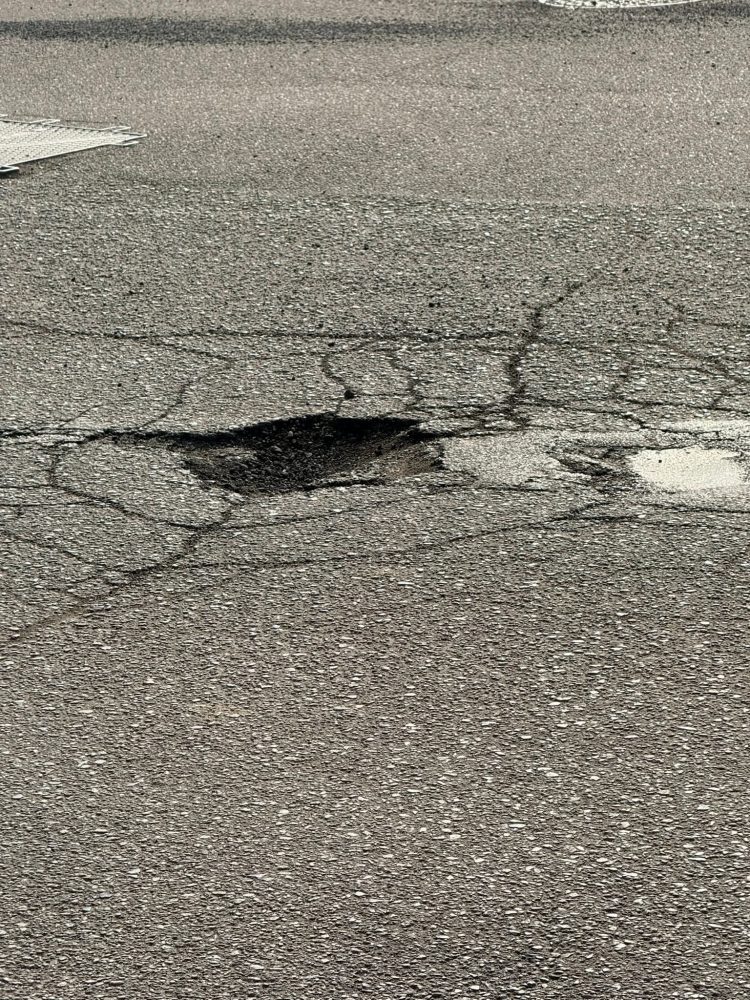 MONCALIERI – Buche profonde su strada Villastellone