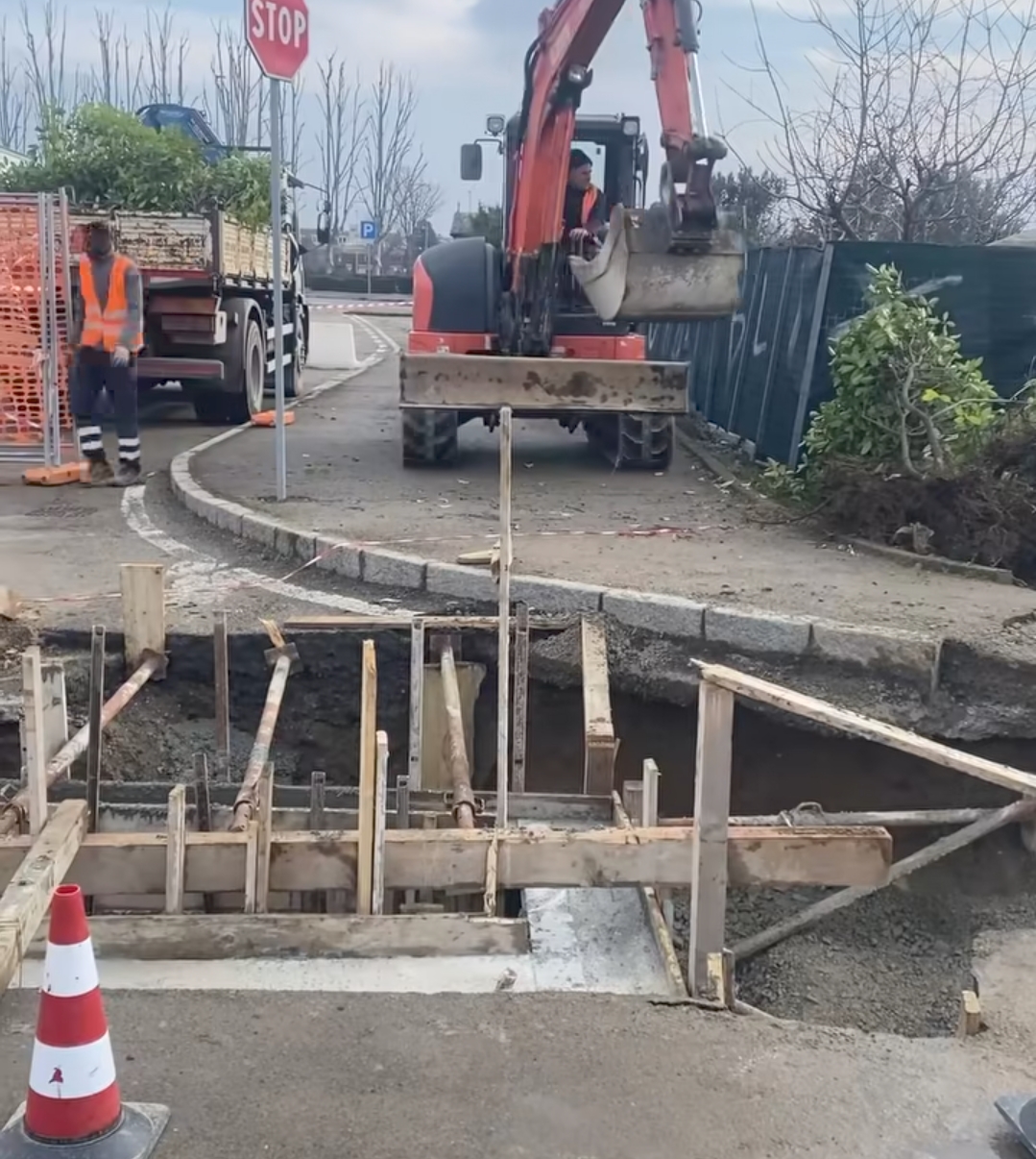 NICHELINO – Iniziati i lavori per la rotatoria di via Prali NICHELINO – Iniziati i lavori per la rotatoria di via Prali