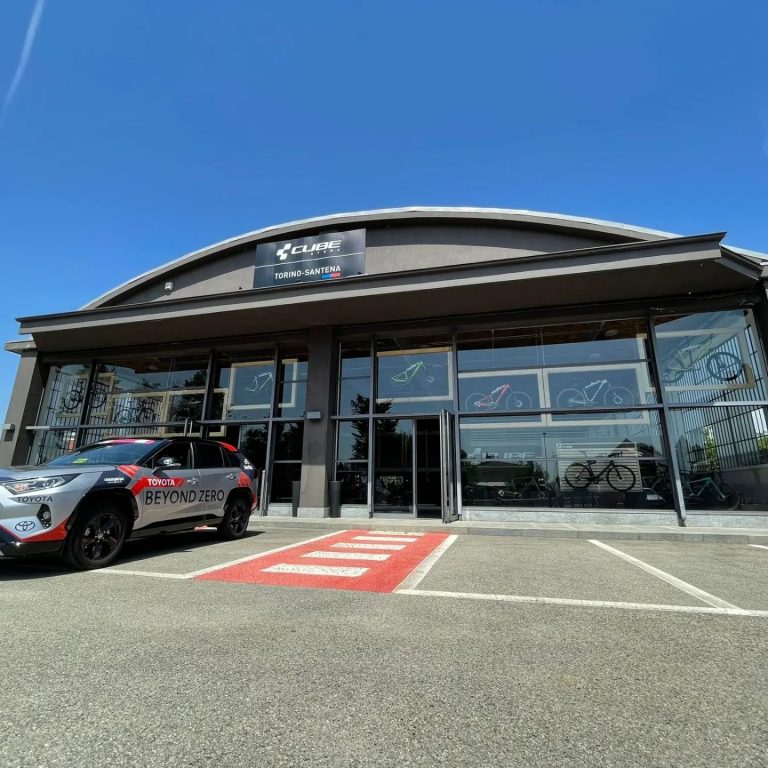 SANTENA – Ladri al Cube store: rubate biciclette per 50mila euro