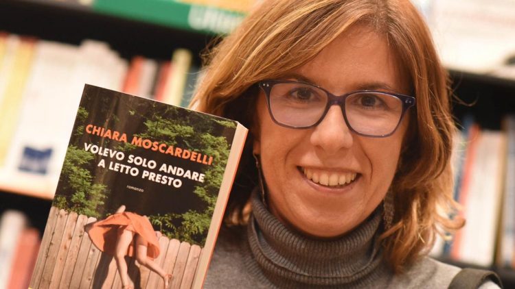 CARMAGNOLA – Delitti, segreti e sorrisi: Chiara Moscardelli protagonista dell’Aperilibro di marzo