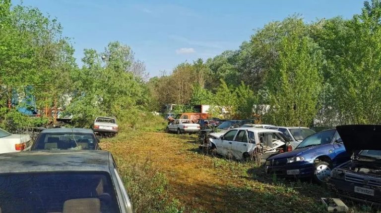 NICHELINO – Avviso pubblico per trovare qualcuno disposto a rimuovere i veicoli abbandonati dell’ex depositeria