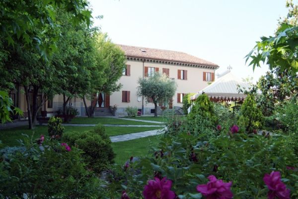 CAMBIANO – Donazione di 11 letti a casa Mosso