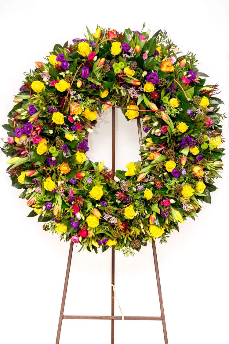 MONCALIERI – I maggio: corona di fiori al giardino Cavallo