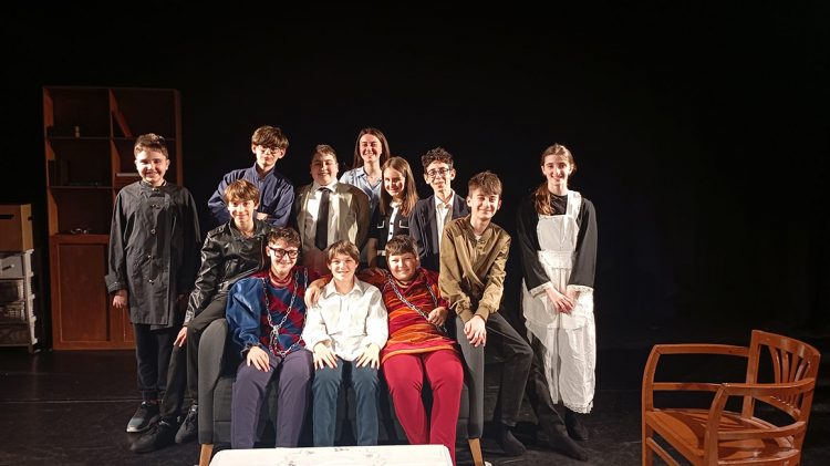 CAMBIANO – I giovanissimi attori del Laboratorio Teatrale portano in scena al Comunale «I fantasmi di Blackwood Chase»
