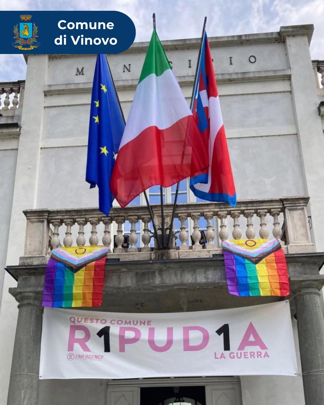 VINOVO – Bandiere arcobaleno sul municipio