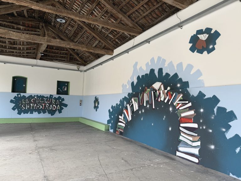 CARMAGNOLA – Inaugurato al Parco La Vigna il graffito letterario «La cultura si fa strada»