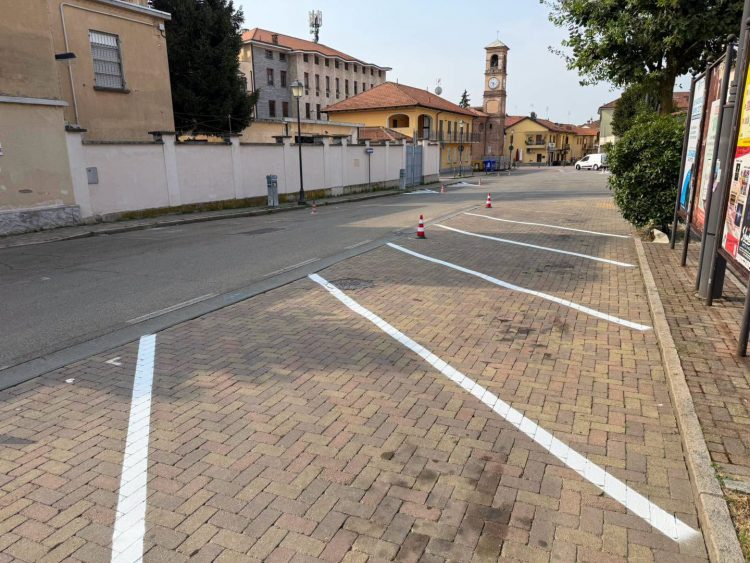 TROFARELLO – Iniziati i lavori in piazza Primo Maggio
