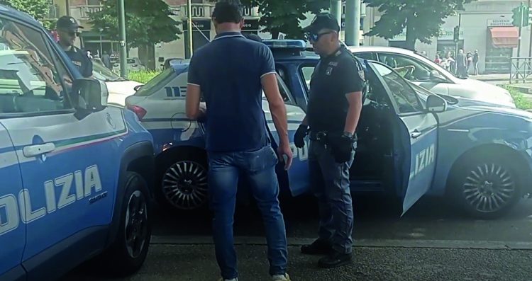PIAZZA BENGASI – Maxi operazione della polizia contro lo spaccio di droga